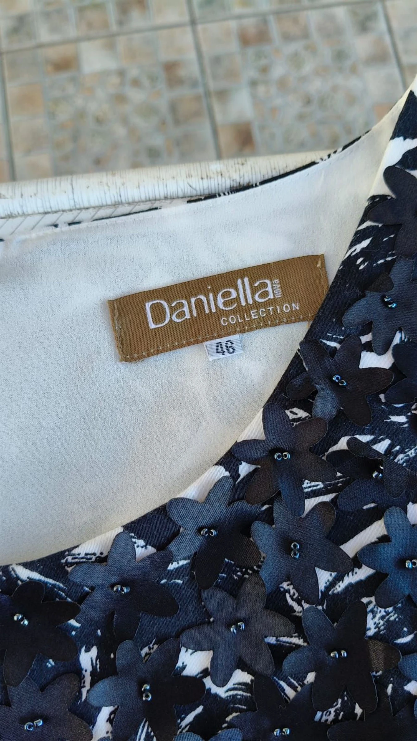 Robe de soirée Daniella Collection - Taille 46 - Imprimé floral avec relief 3D – photo 8